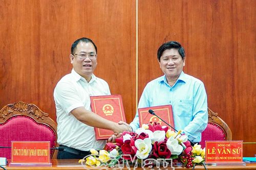 Ký kết hợp tác tổ chức Ngày hội Cua Cà Mau lần II