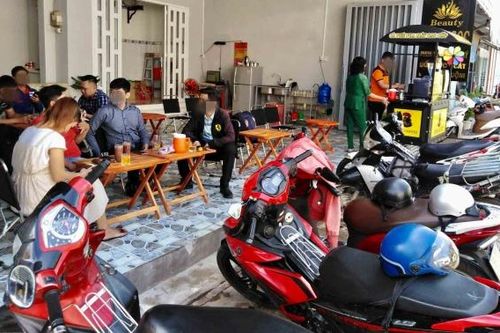 Bị mất xe máy khi đi uống cà phê, khách hàng có được chủ quán đền không?