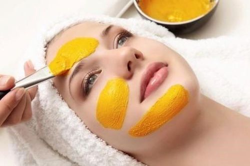 Cách sử dụng nghệ làm mờ vết thâm, giúp sáng da