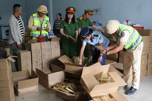 Gần 4.200 bánh Trung thu không rõ nguồn gốc bị phát hiện tại Nghệ An