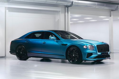 Tùy chọn sơn đổi màu trên Bentley Flying Spur có giá 68.000 USD