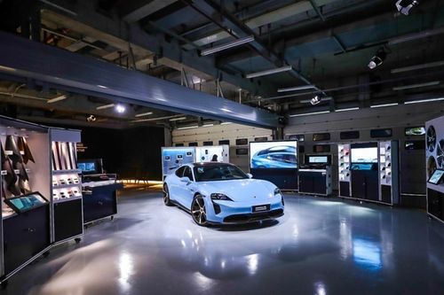 Porsche hoãn kế hoạch xe điện, trở lại động cơ xăng và hybrid