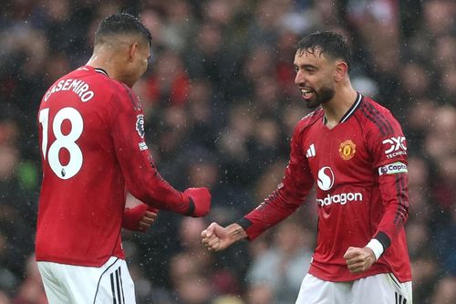 MU hạ Chelsea trong trận cầu có 2 thẻ đỏ