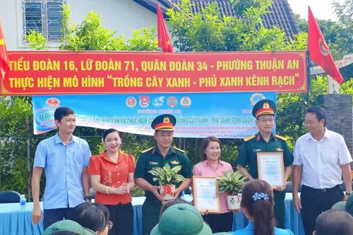 TP Hồ Chí Minh: chung tay phủ xanh kênh rạch