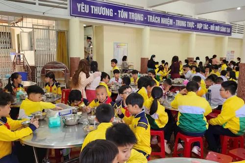 Lâm Đồng siết chặt kiểm soát bếp ăn trường học