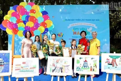 Hơn 38 nghìn tác phẩm tham dự cuộc thi vẽ tranh thiếu nhi quốc tế 'Em yêu Hà Nội – Thành phố vì hòa bình'