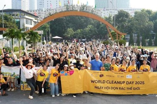 Hơn 300 tình nguyện viên tham gia Ngày hội Dọn rác Thế giới 2025