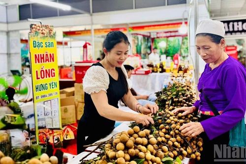 Phiên chợ nông sản, đặc sản vùng miền năm 2025 hấp dẫn người dân Thủ đô