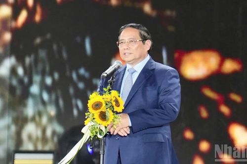 Cống hiến hết mình vì nghệ thuật, vì sự hưởng thụ văn hóa của nhân dân