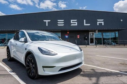 Hơn 170.000 xe Tesla Model Y bị điều tra sau sự cố trẻ em mắc kẹt