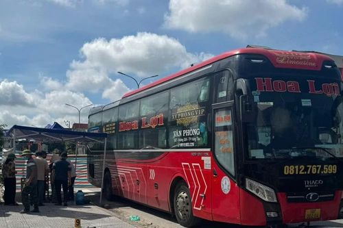 Xe giường nằm đâm văng xe máy, người đàn ông tử vong tại chỗ
