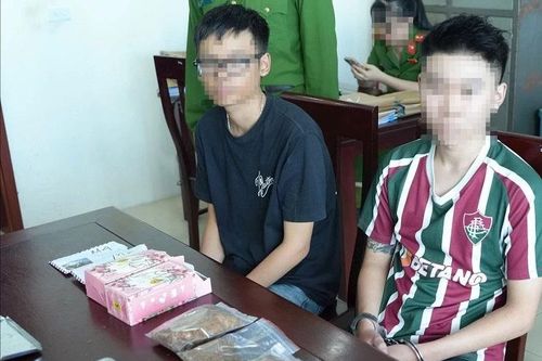 Bắt giữ 2 thanh niên mua bán ma túy dạng 'Tobacco' ở Nghệ An