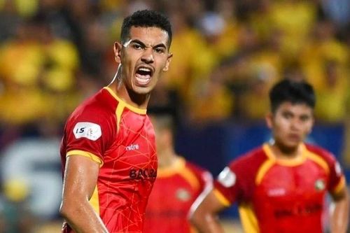HLV Kim Sang-sik đề xuất nhập tịch cầu thủ Brazil