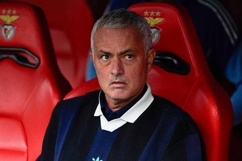 Vừa đến Benfica, Mourinho có thể ra đi ngay cuối mùa