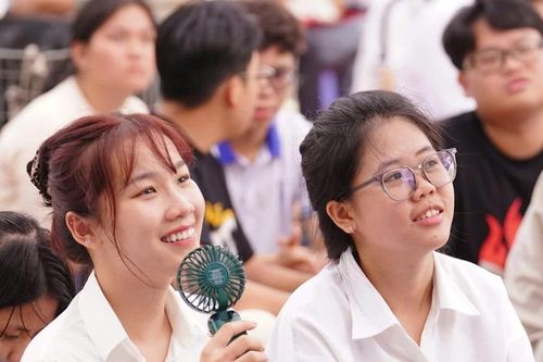 TPHCM cấm các trường 'hô biến' tài trợ thành khoản thu bắt buộc