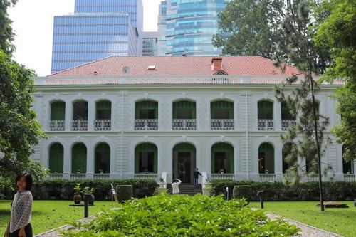 Bên trong dinh thự cổ hơn 150 tuổi nằm giữa phường đắt đỏ nhất TPHCM