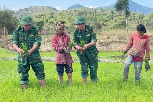 'Thứ 7 về bản' góp phần giúp bản làng vùng biên ngày càng khởi sắc