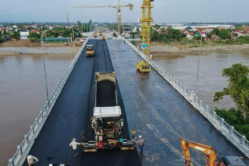 Cầu Phong Châu trước ngày khánh thành: Hoàn thiện những hạng mục cuối cùng