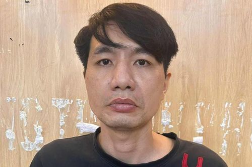 'Cay cú' vì bị xử phạt, người đàn ông phá hoại xe CSGT