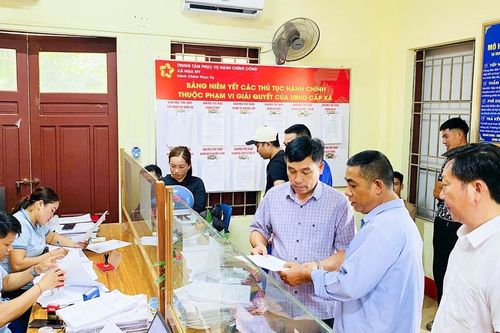 Kiện toàn cán bộ cơ sở, đảm bảo chính quyền địa phương 2 cấp vận hành hiệu quả