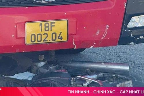 Ô tô khách cuốn xe máy vào gầm, một người tử vong
