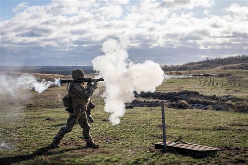 Ukraine tuột mất cơ hội vàng khi châu Âu 'khát' vũ khí giá rẻ