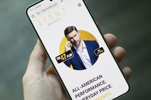 Đặt mua điện thoại nhà ông Trump và cái kết sau ba tháng