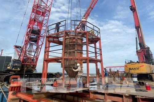 Tập trung nhân lực, thiết bị đảm bảo tiến độ Cầu Đại Ngãi trên Quốc lộ 60