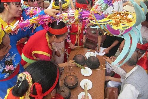 Giữ 'hồn làng' trong nhịp sống hiện đại (Bài 2): Di sản văn hóa giữa làng quê