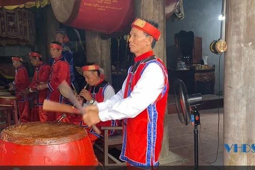 Tiếng trống gọi hội làng