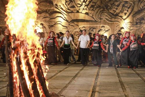 Sôi động Lễ hội đường phố Festival Tinh hoa Tây Bắc - Điện Biên 2025
