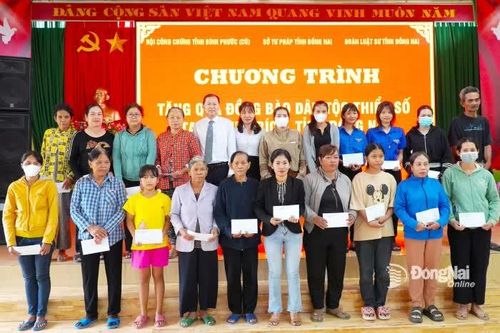 Tuyên truyền, tư vấn pháp luật cho đồng bào dân tộc thiểu số xã Nha Bích