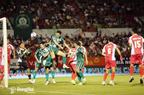 Trường Tươi Đồng Nai chia điểm trong ngày ra quân