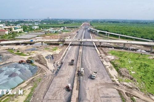 Đẩy nhanh tiến độ các tuyến đường kết nối, phát huy hiệu quả Sân bay Long Thành