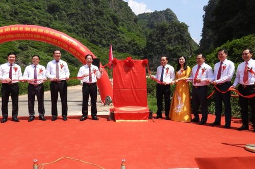 Khánh thành và gắn biển công trình chào mừng Đại hội Đảng bộ tỉnh nhiệm kỳ 2025-2030