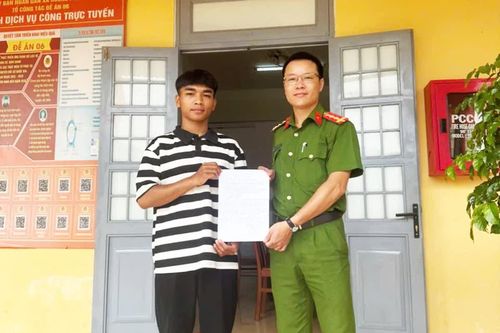 Xúc động khi xem phim 'Mưa đỏ', thanh niên tình nguyện tham gia nghĩa vụ Công an Nhân dân
