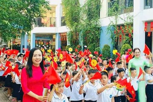 Lương giáo viên phổ thông có thể lên tới 18 triệu đồng/tháng