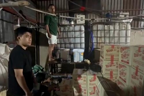 Mua hóa chất về pha chế để làm giả hàng ngàn sản phẩm nước giặt, tẩy rửa