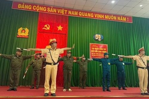 Phát huy vai trò nòng cốt Công an phường, xã trong công tác đảm bảo trật tự an toàn giao thông