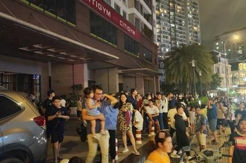 Cháy căn hộ chung cư tầng 11, nhiều người hoảng hốt tháo chạy