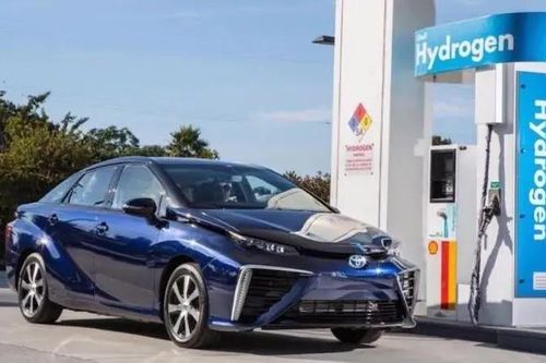 Toyota kiên định với xe chạy bằng hydro
