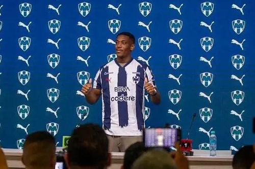 Anthony Martial ra mắt câu lạc bộ mới