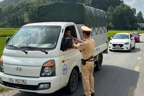 Phát hiện, xử lý 10.184 trường hợp vi phạm Luật Trật tự, an toàn giao thông đường bộ
