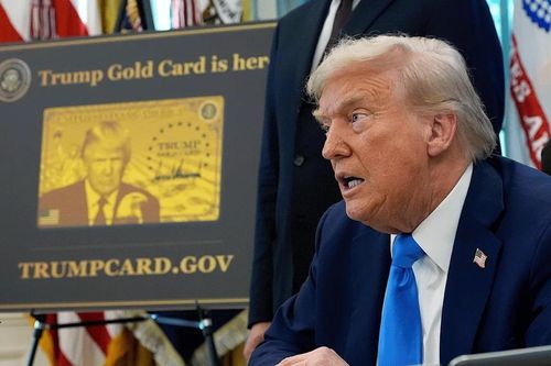 Ông Trump công bố 'thẻ vàng định cư' 1 triệu USD cho giới siêu giàu