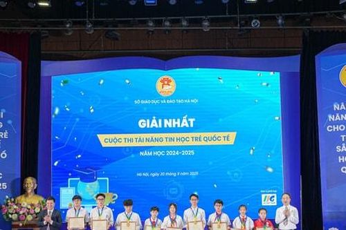 Hà Nội vinh danh 223 học sinh đoạt giải cuộc thi tin học trẻ