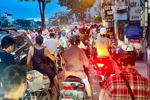 Đường Ngô Quyền, phường Hà Đông: Ùn tắc giao thông nghiêm trọng, mòn mỏi chờ dự án 'thông'