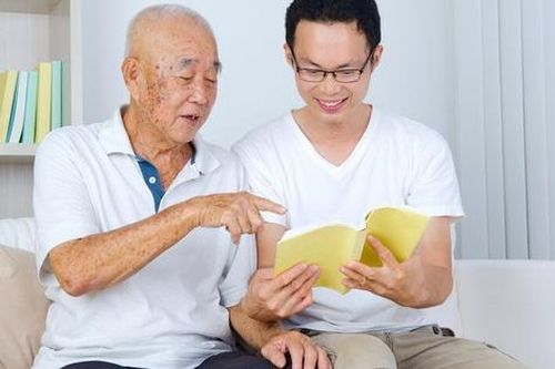 Lương hưu 14 triệu/tháng, cụ ông vẫn trả tiền khi đến nhà con ăn cơm: Dụng ý đằng sau khiến ai cũng bất ngờ