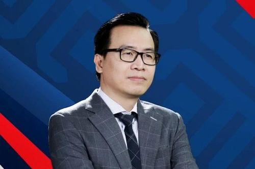 Bình luận viên Tạ Biên Cương xin nghỉ việc tại VTV sau gần 20 năm gắn bó