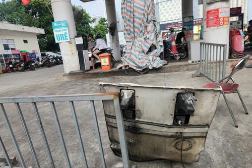 Xử lý kịp thời vụ cháy tại trụ xăng dầu Mai Dịch