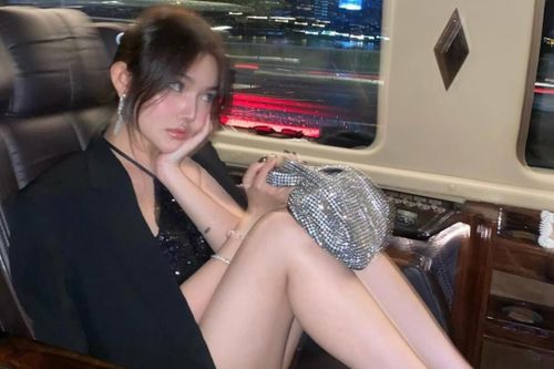 Cuộc sống xa hoa của 'rich kid miền Tây' sinh năm 2001
